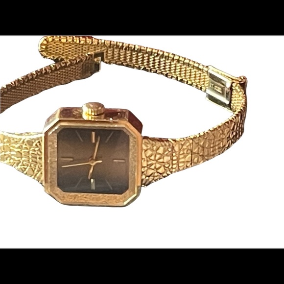 Vintage Cardinal Gold tone nugget square fancy face watch womens - Picture 16 of 16